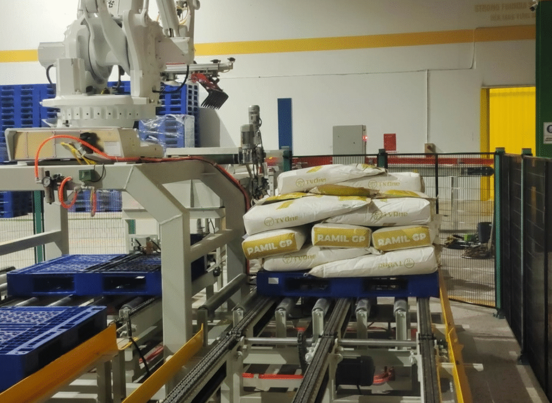Robot xếp hàng lên pallet tự động